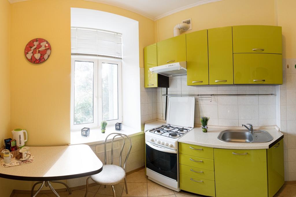 Kyiv Apartment In The City Center On Turgenevskaya Street ภายนอก รูปภาพ