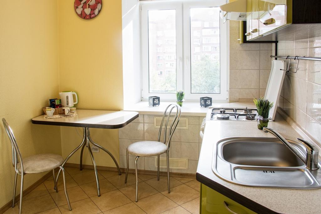 Kyiv Apartment In The City Center On Turgenevskaya Street ภายนอก รูปภาพ
